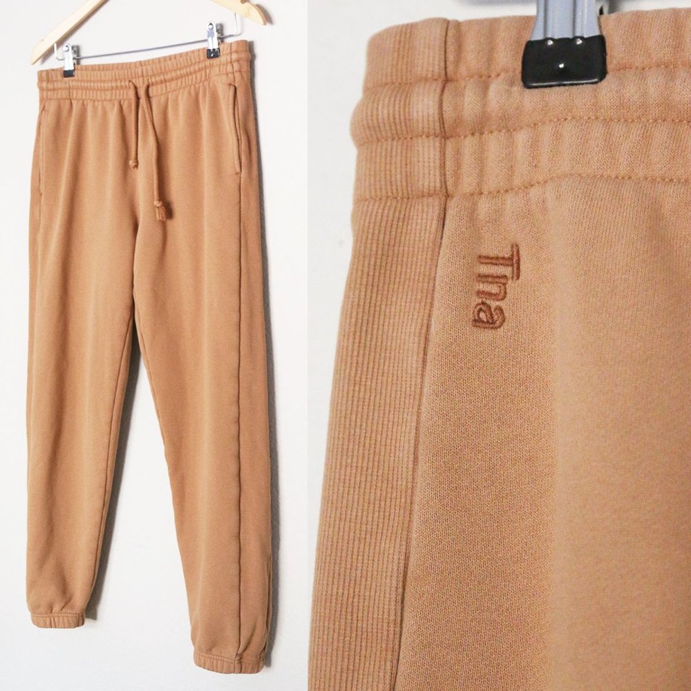 Aritzia TNA Cozy Fleece Boyfriend Sweatpants Jogger Pants Tan Beige Size M
